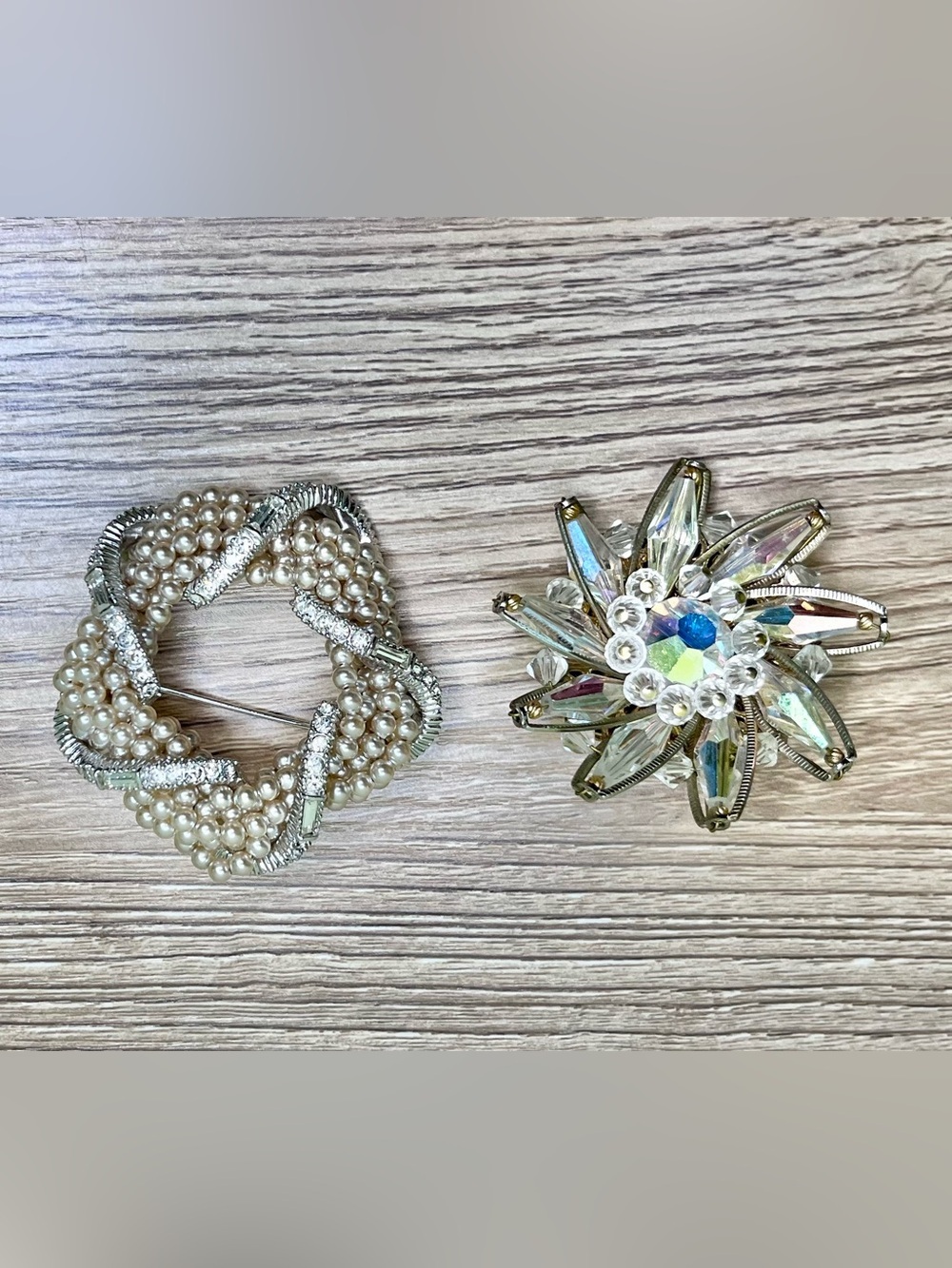 Vintage 1950s MARVELLA Faux Multi SEED PEARLS WREATH BROOCH Aurora Borealis